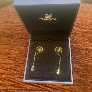 Stunning Swarovski Black Pearl and crystal Drop Earrings with Elegant Design